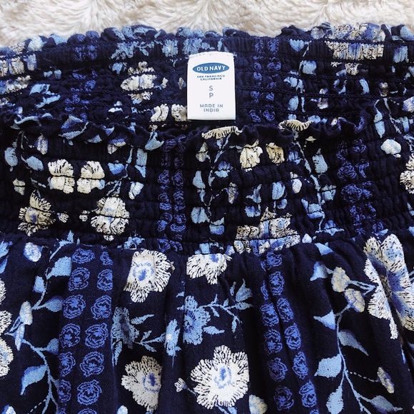 Blue and White Floral Pattern Old Navy Skirt Small - Picture 4 of 5